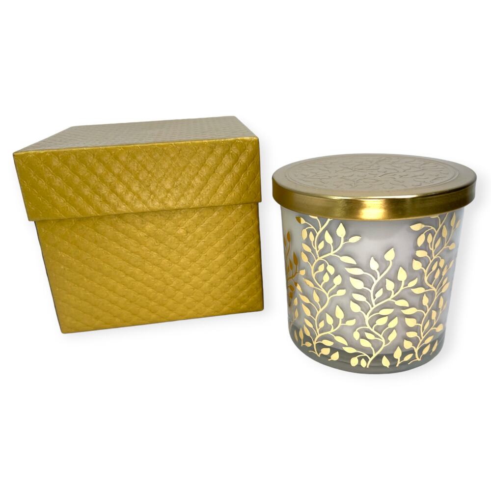 New Bellevue Luxury Candle French Vanilla & Bourbon Two Wick 14 Ounces Soy NWT